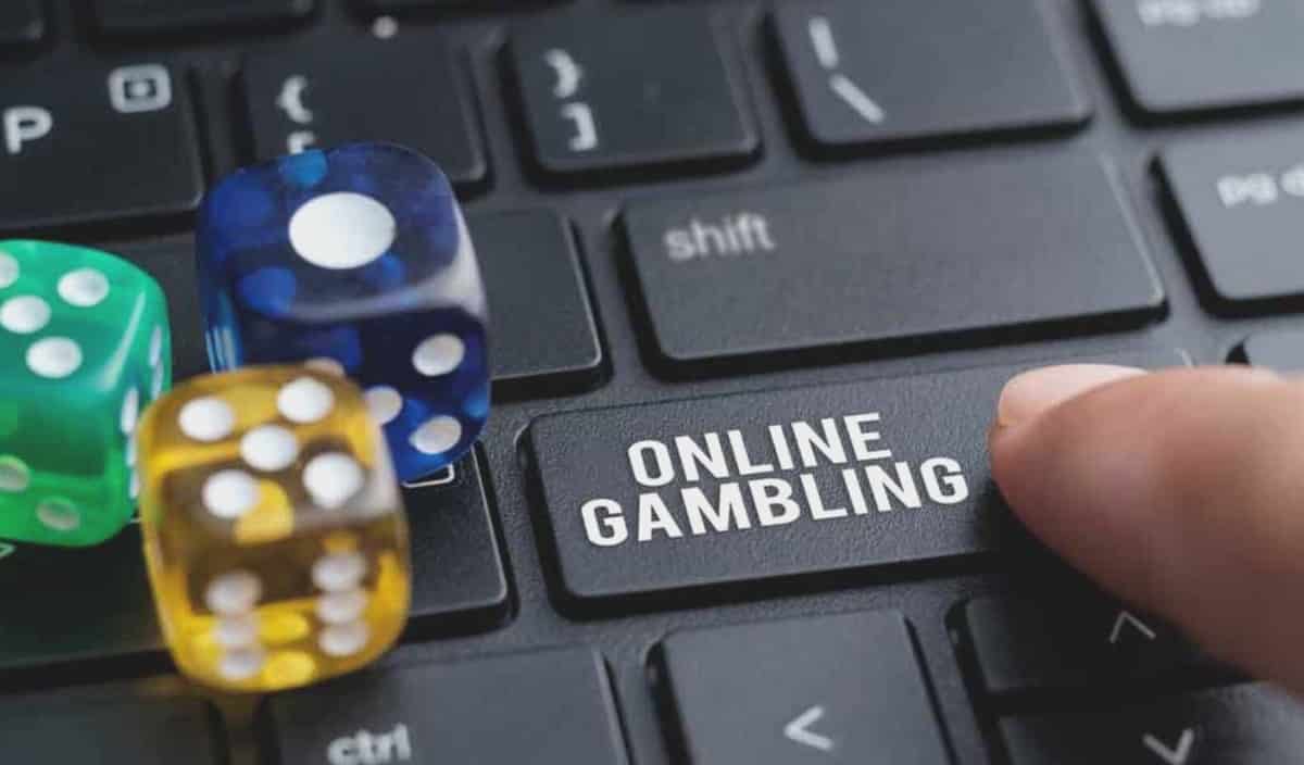 The Allure of Online Slots: Spinning to Win from Anywhere